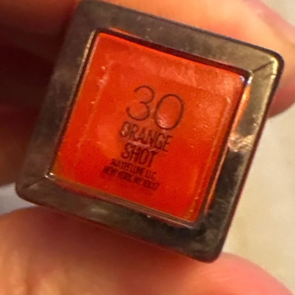 NEW Maybelline Womens Vivid‎ Matte Liquid Lipstick ColorSensational Orange Shot